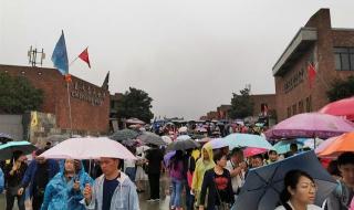 兵马俑景区俑比游客多